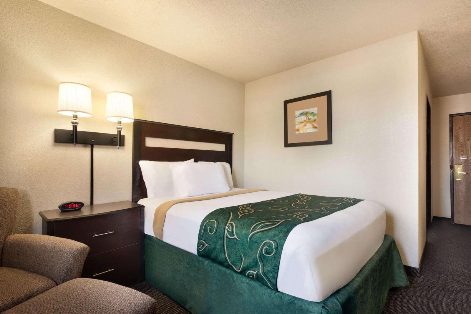 Travelodge by Wyndham Jefferson City Main image 1